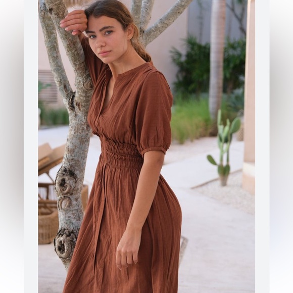 World Of Crow Dresses & Skirts - World of Crow Brown Elasticized Midi Dress Sz S